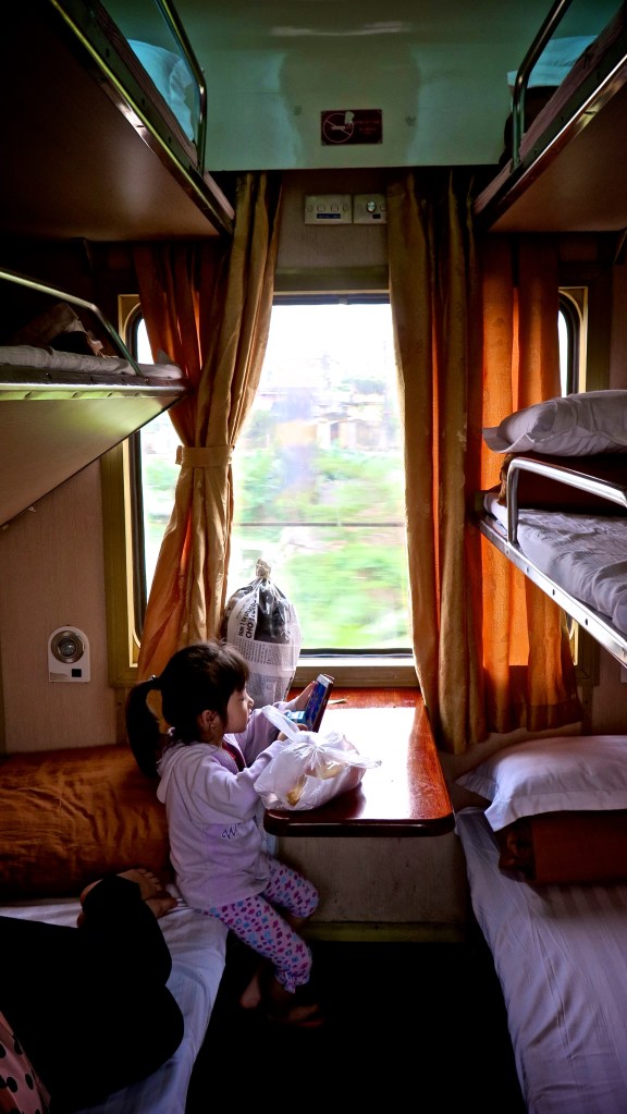 madeau vietnam train travel photographyIMG_0114 - (1)