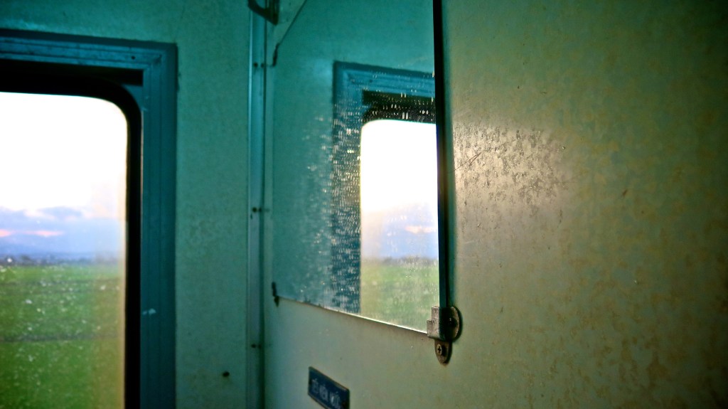 madeau train vietnam traveler railway11980-01-01IMG_0264 -