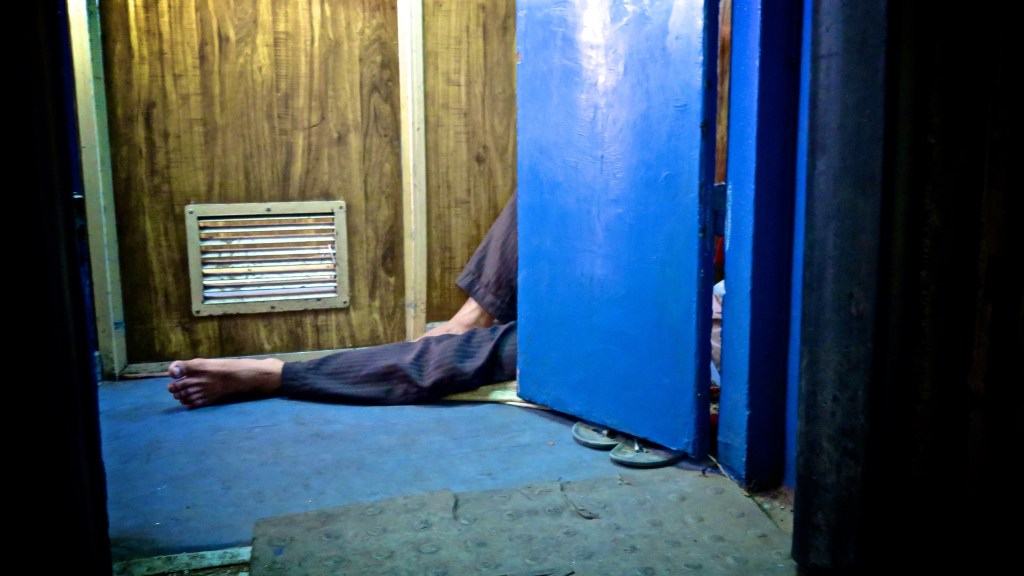 madeau vietnam train travel photographyIMG_0279 -