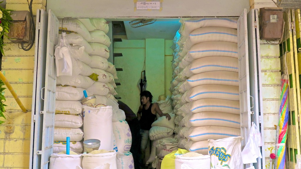 madeau yangon myanmar photography vagabond