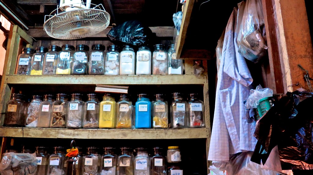 madeau yangon myanmar photography vagabond